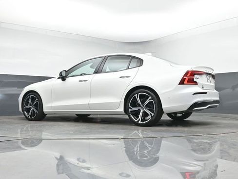 Used 2025 Volvo S60 B5 Plus FWD image 40