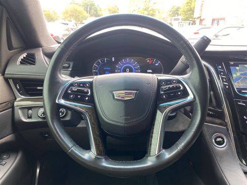 Used 2016 Cadillac Escalade ESV Platinum image 28