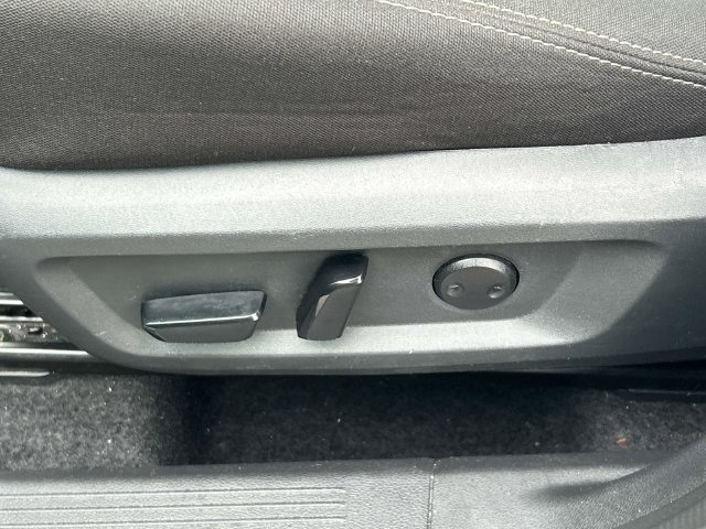 Certified 2025 Nissan Rogue SV AWD/4WD image 28