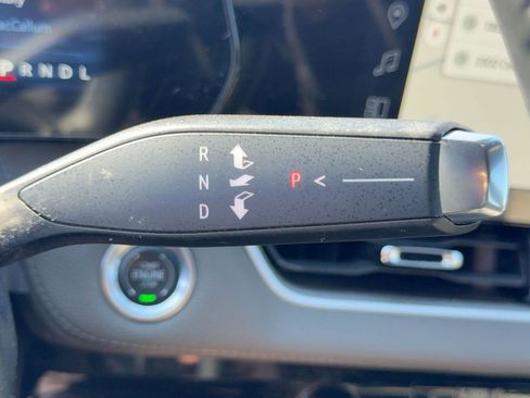 Used 2025 Chevrolet Equinox LT w/ Convenience Package II image 18