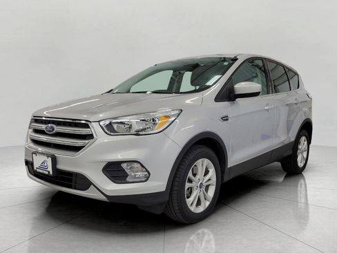 Used 2017 Ford Escape SE w/ SE Cold Weather Package AWD/4WD image 12