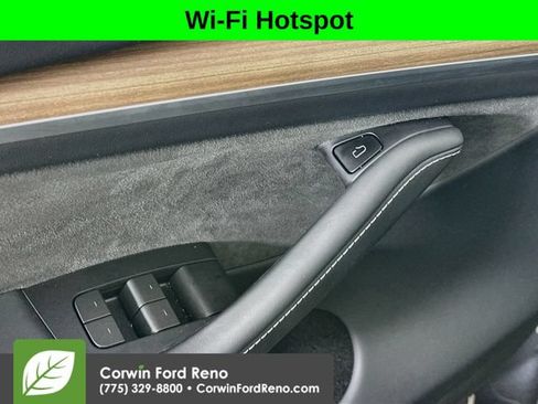 Used 2024 Tesla Model Y Long Range AWD/4WD image 17