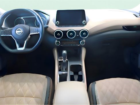 Used 2025 Nissan Sentra SV w/ SV Premium Package image 18