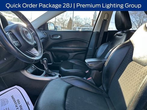 Used 2019 Jeep Compass Latitude image 10