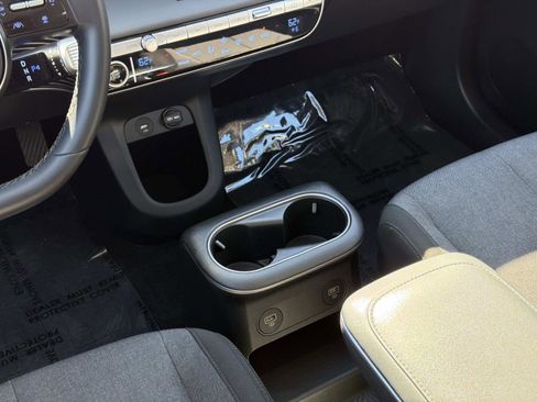 Used 2024 Hyundai Ioniq 5 SE image 12