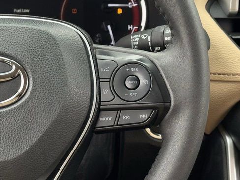 Used 2025 Toyota RAV4 XLE Premium image 16