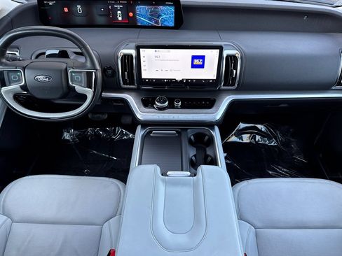Certified 2025 Ford Expedition Max Platinum AWD/4WD image 14