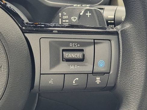 Used 2023 Nissan Rogue SV AWD/4WD image 28