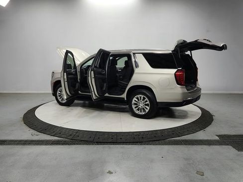 Used 2021 GMC Yukon SLT w/ SLT Luxury Plus Package image 13