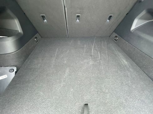 Certified 2025 Volkswagen Tiguan S FWD image 39