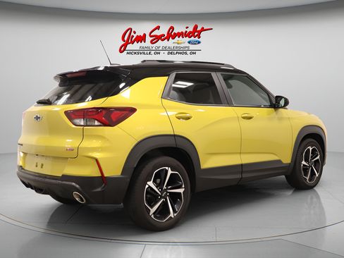 Used 2023 Chevrolet TrailBlazer RS w/ Sun and Liftgate Package FWD image 6