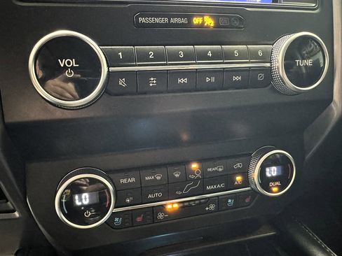 Used 2021 Ford Expedition Max Platinum image 30
