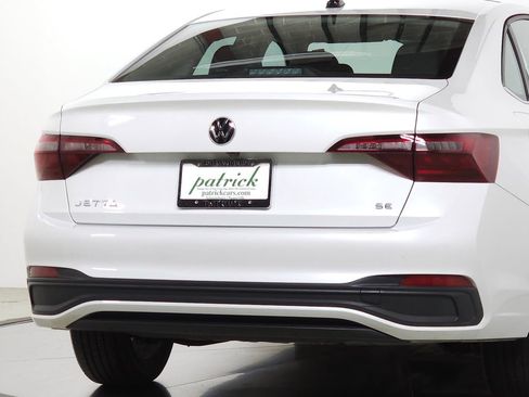 Used 2022 Volkswagen Jetta SE FWD image 9