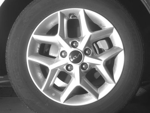 Used 2025 Kia Soul LX w/ LX Technology Package FWD image 16