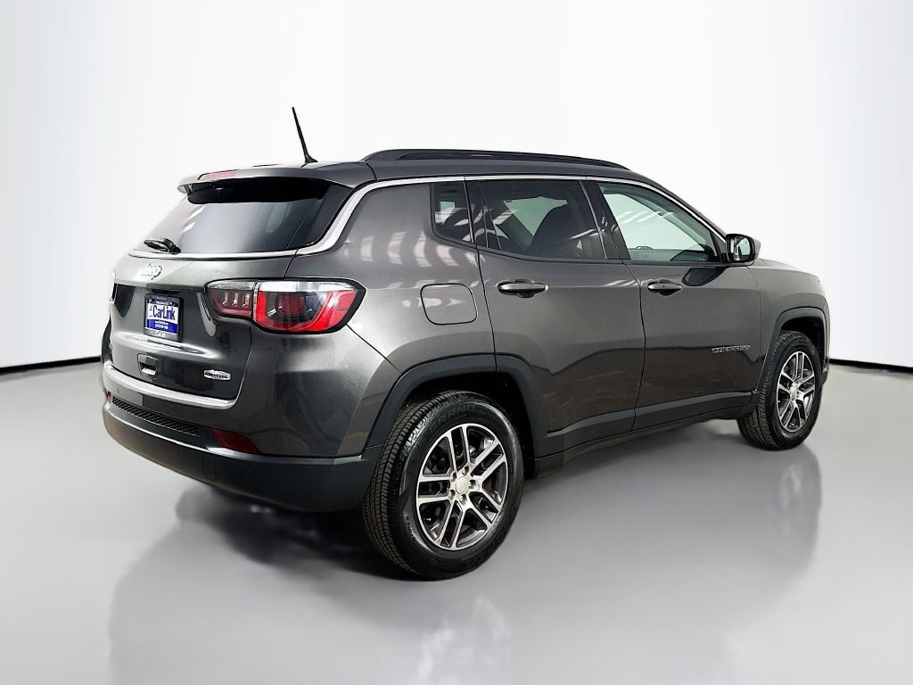 Used 2018 Jeep Compass Latitude w/ Safe & Security Group FWD image 8