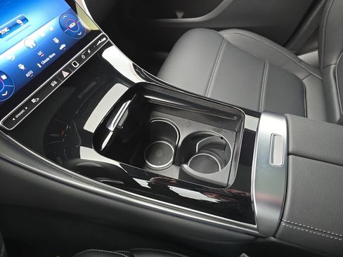 Used 2025 Mercedes-Benz GLC 300 image 25