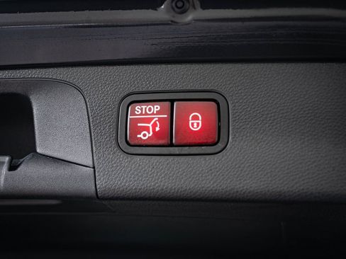 Certified 2022 Mercedes-Benz GLC 43 AMG 4MATIC image 21