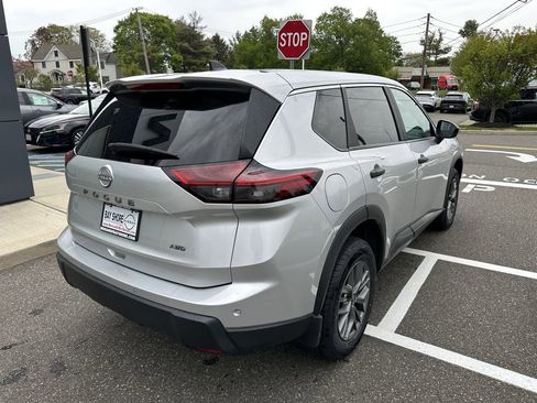 Certified 2024 Nissan Rogue S AWD/4WD image 6