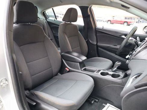 Used 2019 Chevrolet Cruze LS w/ LS Convenience Package FWD image 23