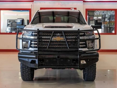 Used 2022 Chevrolet Silverado 3500 High Country w/ Technology Package image 8