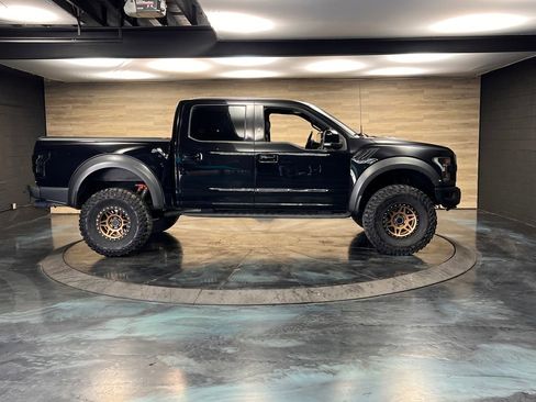 Used 2020 Ford F150 Raptor w/ Equipment Group 802A Luxury AWD/4WD image 18