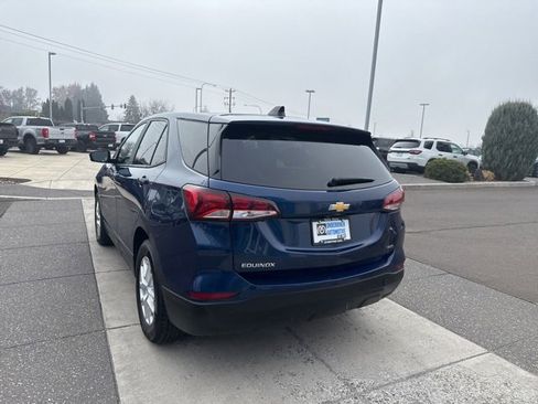 Used 2022 Chevrolet Equinox LS w/ LS Convenience Package image 8