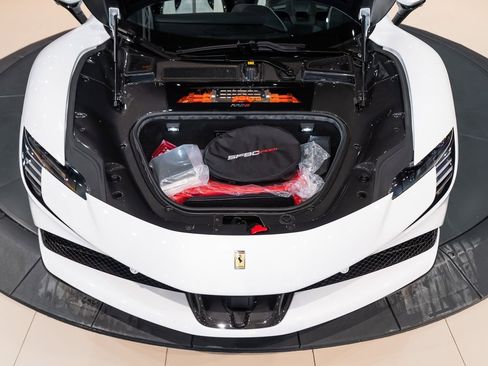 Used 2025 Ferrari SF90 Spider image 21