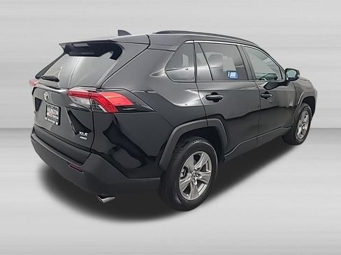 Used 2025 Toyota RAV4 XLE AWD/4WD image 5