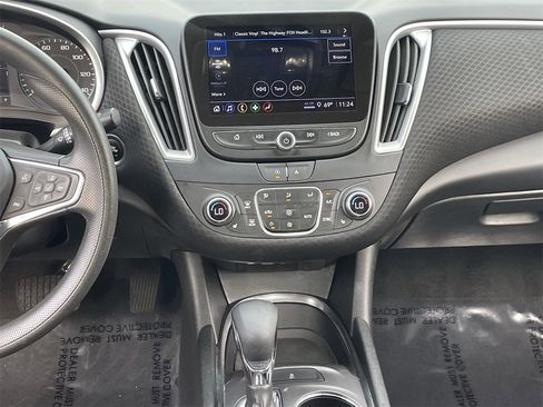 Used 2023 Chevrolet Malibu LT image 16