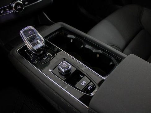 New 2025 Volvo XC90 T8 Plus w/ Protection Package Premier image 23