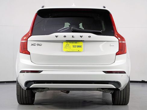 Used 2023 Volvo XC90 T8 Plus image 11