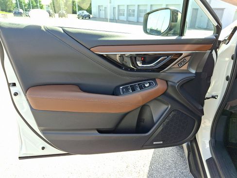 Used 2021 Subaru Outback Touring w/ Popular Package #2 image 14