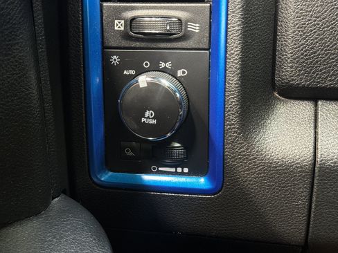 Used 2018 RAM 1500 Sport w/ Hydro Blue Sport Package AWD/4WD image 27