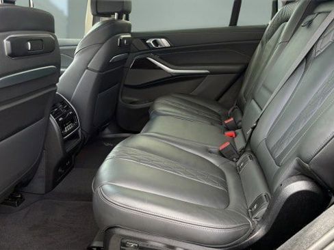 Used 2025 BMW X7 xDrive40i w/ Premium Package AWD/4WD image 20