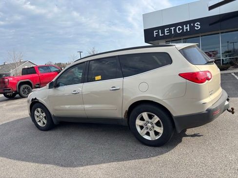 Used 2010 Chevrolet Traverse LT image 7