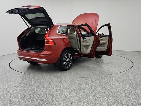 Used 2022 Volvo XC60 T8 Inscription AWD/4WD image 11