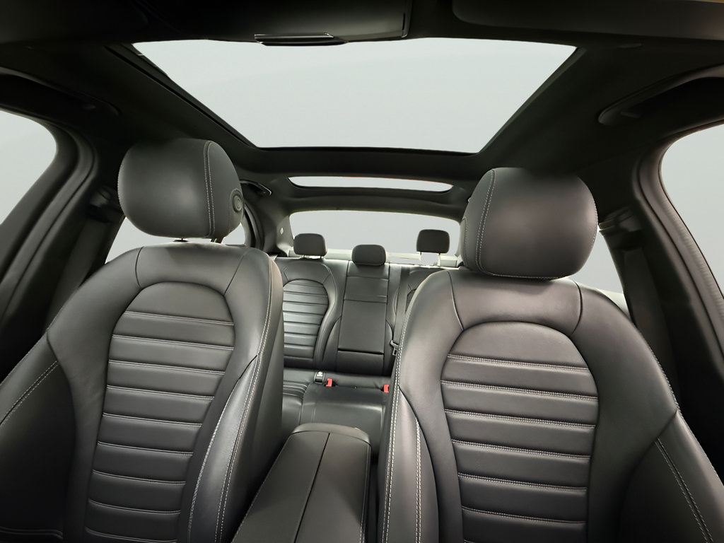 Used 2021 Mercedes-Benz C 300 Sedan image 29