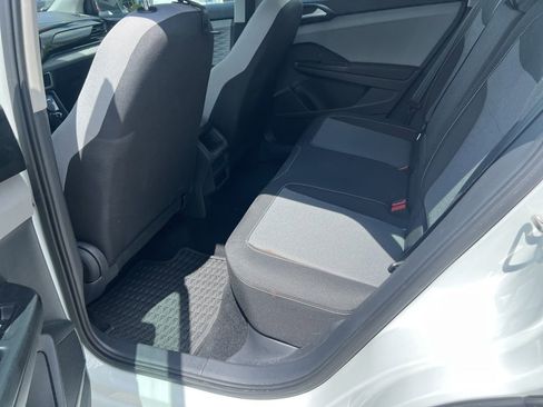 Used 2023 Volkswagen Taos S image 5