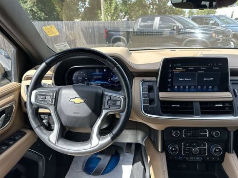 Used 2023 Chevrolet Suburban Premier w/ Advanced Technology Package AWD/4WD image 12