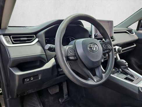 Used 2024 Toyota RAV4 XLE AWD/4WD image 9