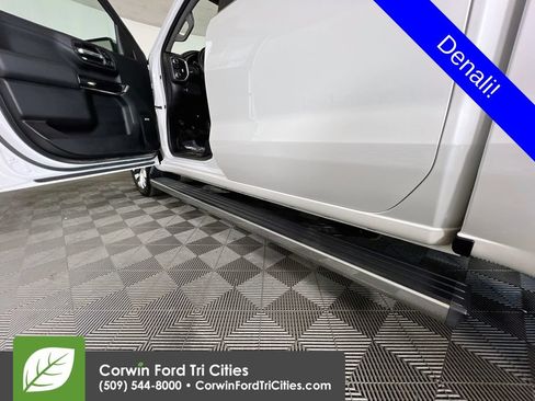 Used 2020 GMC Sierra 1500 Denali w/ Denali Ultimate Package AWD/4WD image 32