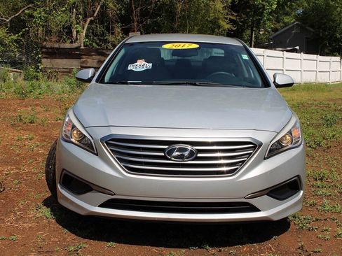 Used 2016 Hyundai Sonata SE FWD image 2