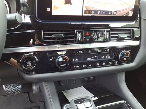 New 2026 Nissan Pathfinder SL AWD/4WD image 13