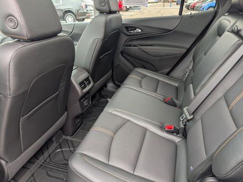 Used 2024 Chevrolet Equinox Premier image 11