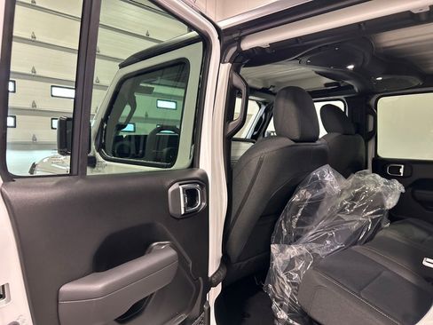 New 2026 Jeep Gladiator Sport image 29