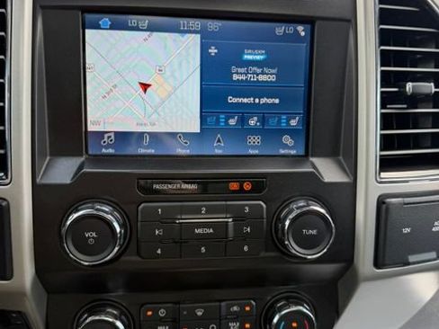 Used 2019 Ford F250 Lariat w/ Lariat Ultimate Package AWD/4WD image 18