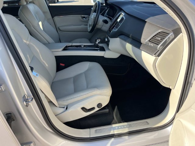 Used 2020 Volvo XC90 T6 Momentum AWD/4WD image 26