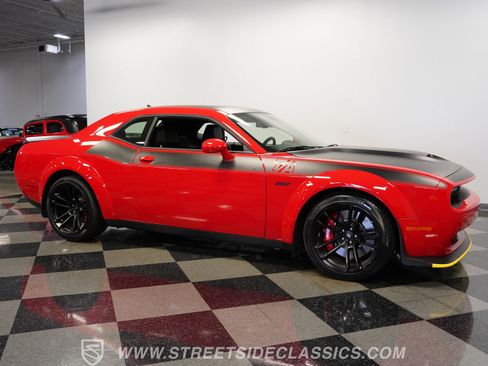 Used 2022 Dodge Challenger R/T Scat Pack RWD image 16