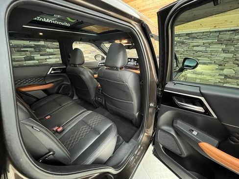 Used 2022 Mitsubishi Outlander SEL AWD/4WD image 44