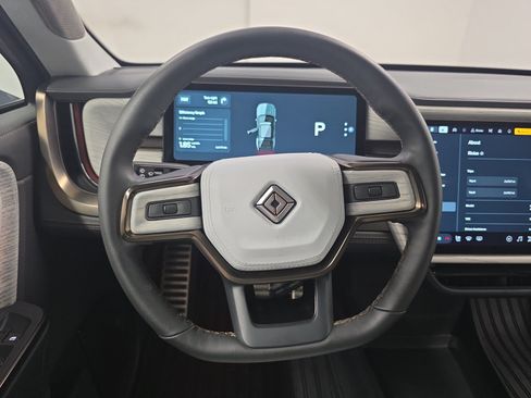Used 2025 Rivian R1S Premium AWD/4WD image 28